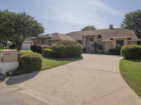5130 Yesteroaks Cir, Pensacola, FL 32504