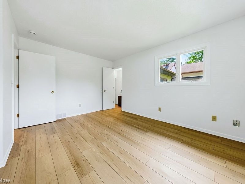 5770 Bradley Road, North Olmsted, OH 44070 Photo 13