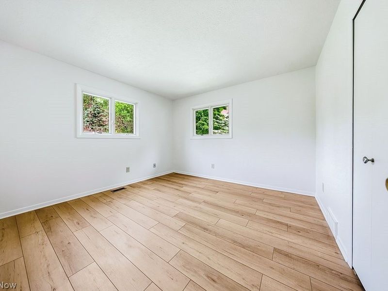 5770 Bradley Road, North Olmsted, OH 44070 Photo 14