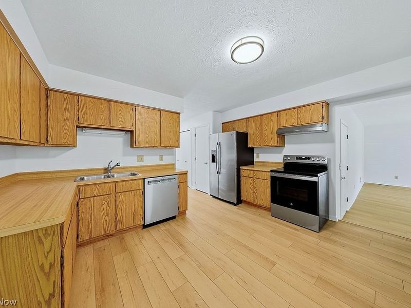 5770 Bradley Road, North Olmsted, OH 44070 Photo 22