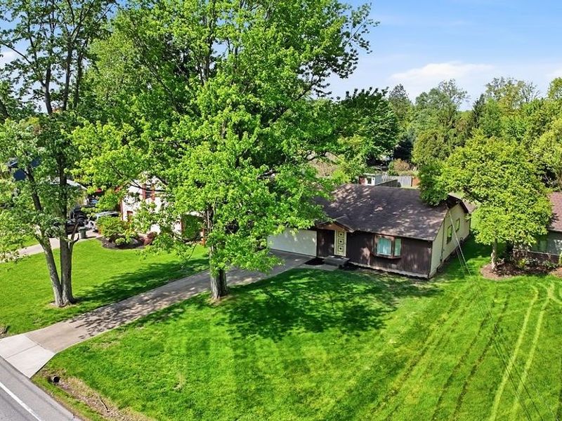 5770 Bradley Road, North Olmsted, OH 44070 Photo 3