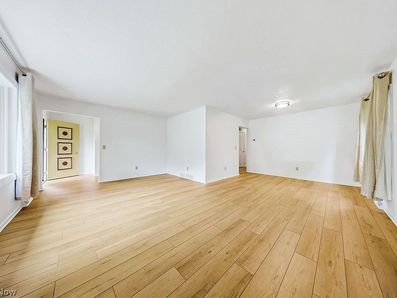 5770 Bradley Road, North Olmsted, OH 44070 Photo 5