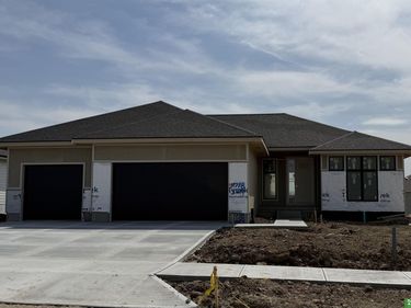 11718 S 124th Avenue , Papillion, NE 68046
