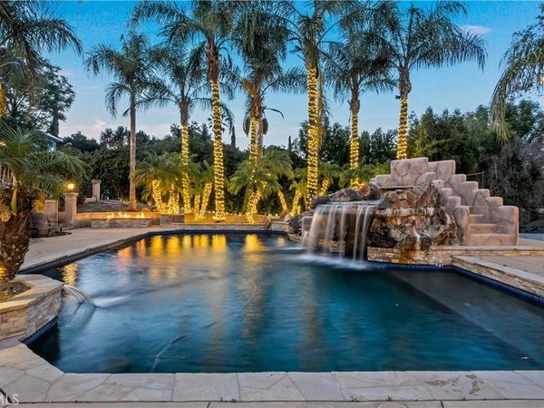 9735 Baden, Chatsworth, CA 91311