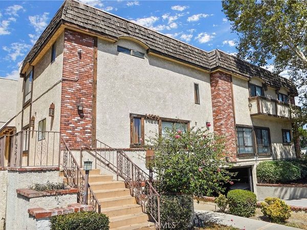 14239 Sherman Way, Unit 3, Van Nuys, CA 91405