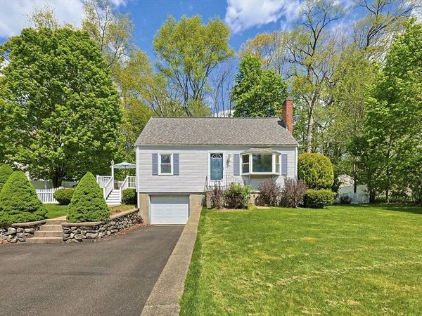 13 Brookside Drive, Foxboro, MA 02035