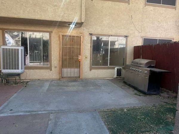 2256 Tall Pine Drive , Las Vegas, NV 89108