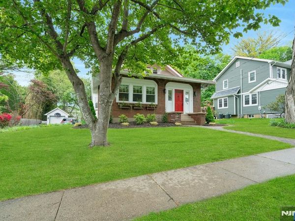 354 Liberty Avenue, HILLSDALE, NJ 07642