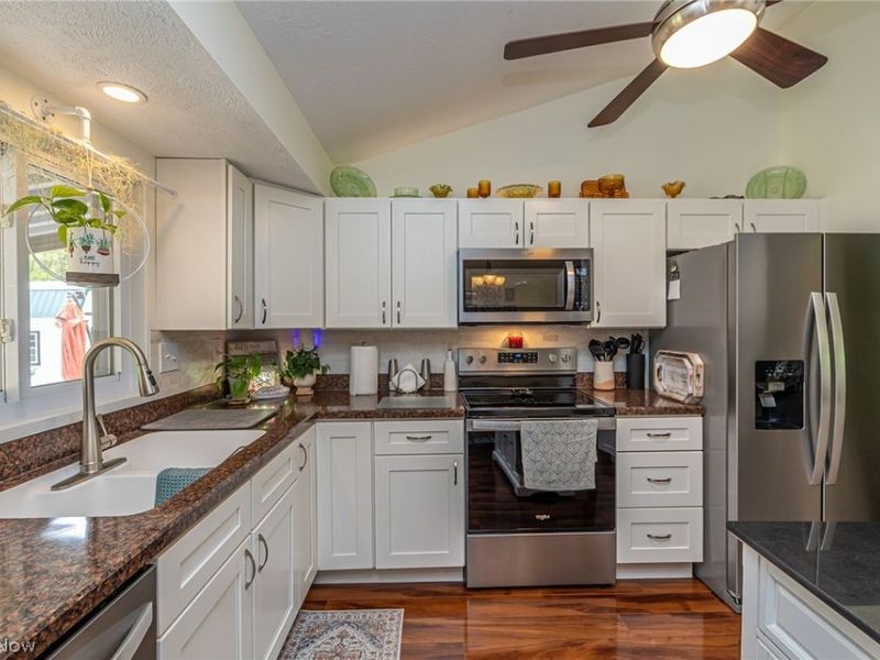 4060 Laurel Road, Brunswick, OH 44212 Photo 12