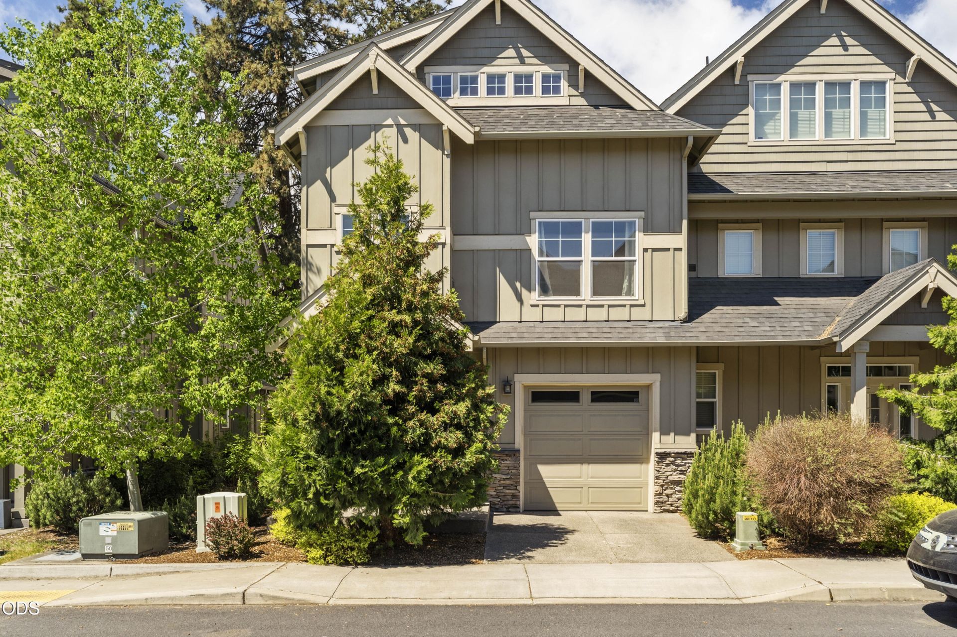 1035 SE Leonel Lane, Bend, OR 97702 Main Photo