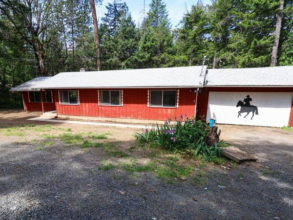 2345 Wards Creek, Rogue River, OR 97537