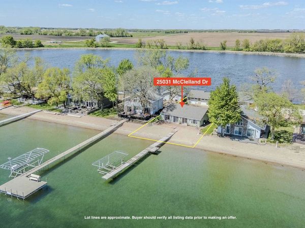 25031 McClelland Ln, Spirit Lake, IA 51360