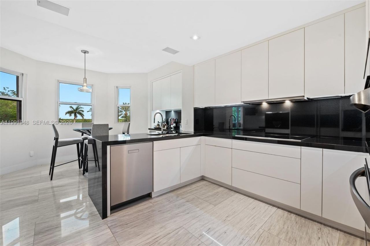 13633 Deering Bay Dr , Unit 225, Coral Gables, FL 33158 Photo