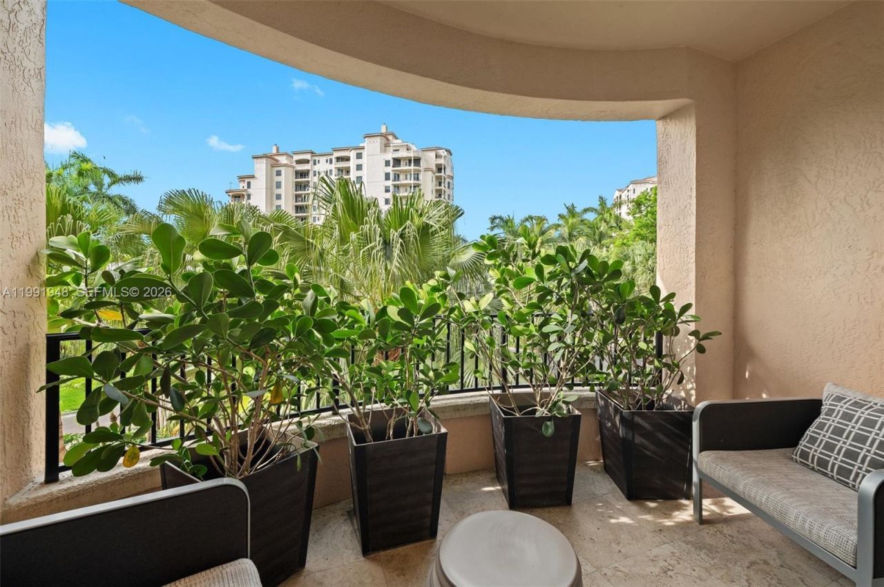 13633 Deering Bay Dr , Unit 225, Coral Gables, FL 33158 Photo