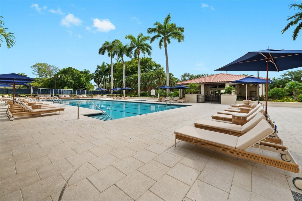 13633 Deering Bay Dr , Unit 225, Coral Gables, FL 33158 Photo