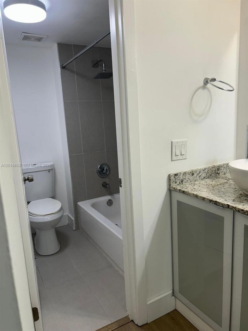 439 Lakeview Dr , Unit 106, Weston, FL 33326 Photo
