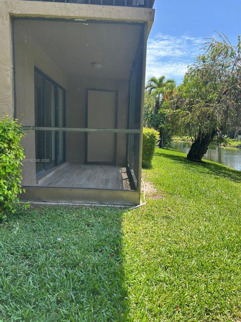 439 Lakeview Dr , Unit 106, Weston, FL 33326 Photo