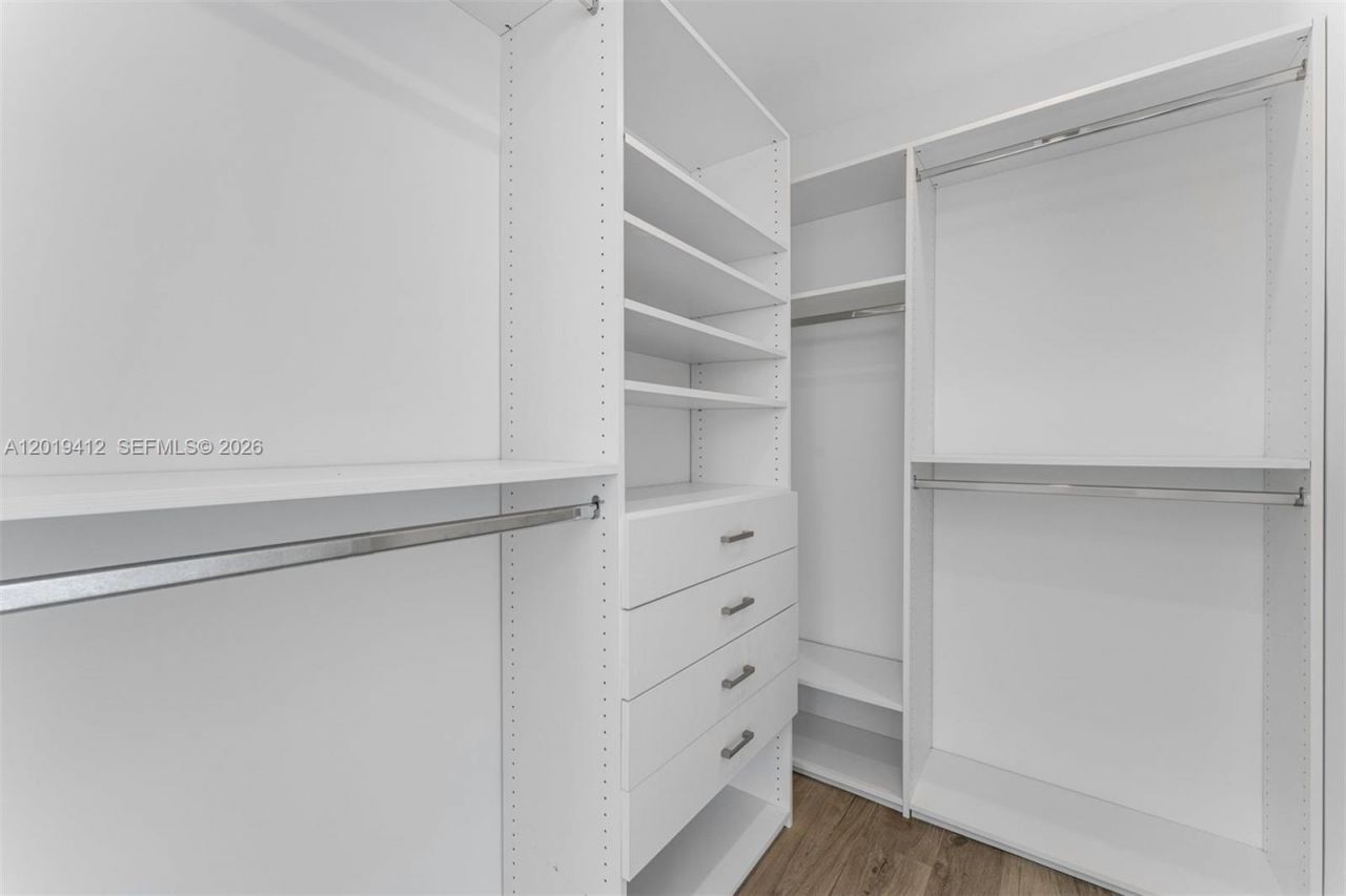 1525 Bay Rd , Unit 1525, Miami Beach, FL 33139 Photo