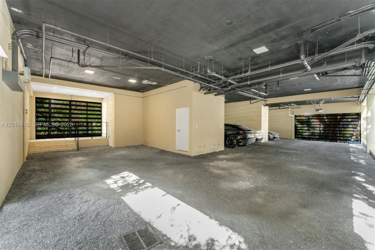1525 Bay Rd , Unit 1525, Miami Beach, FL 33139 Photo