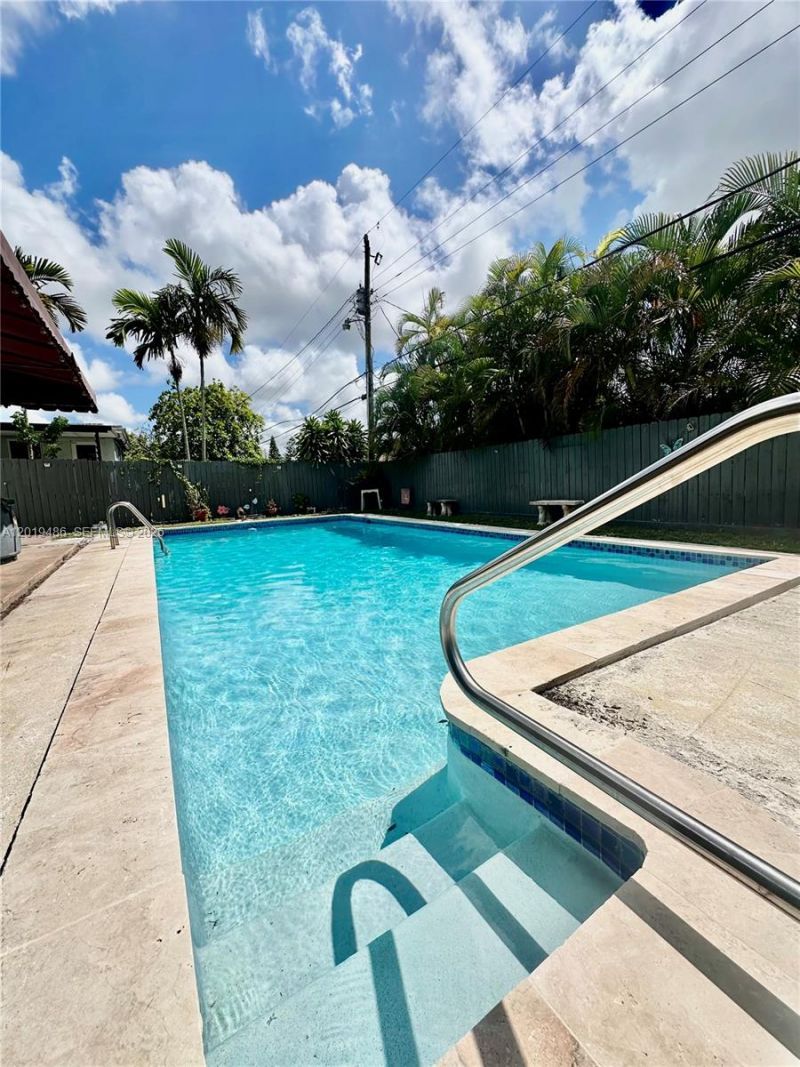 1700 SW 82nd Ave, Miami, FL 33155 Photo