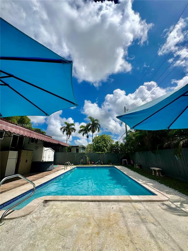 1700 SW 82nd Ave, Miami, FL 33155 Photo