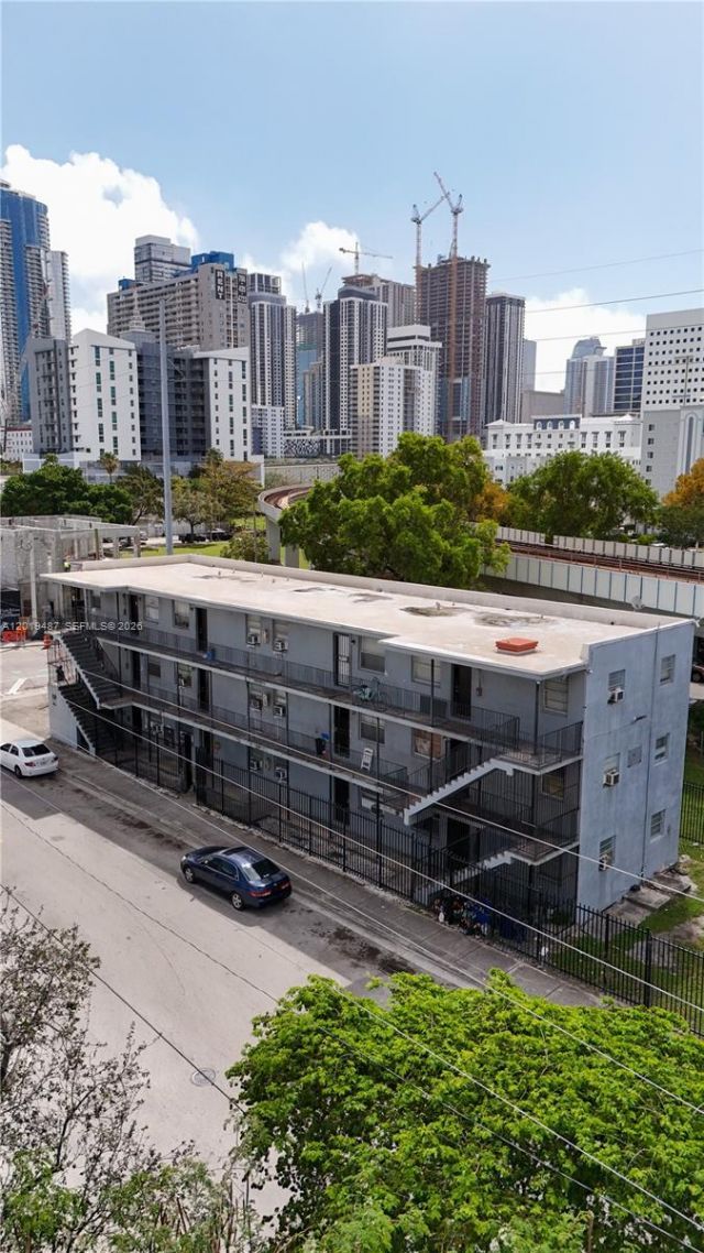 220 NW 11th Ter , Miami, FL 33136 Photo