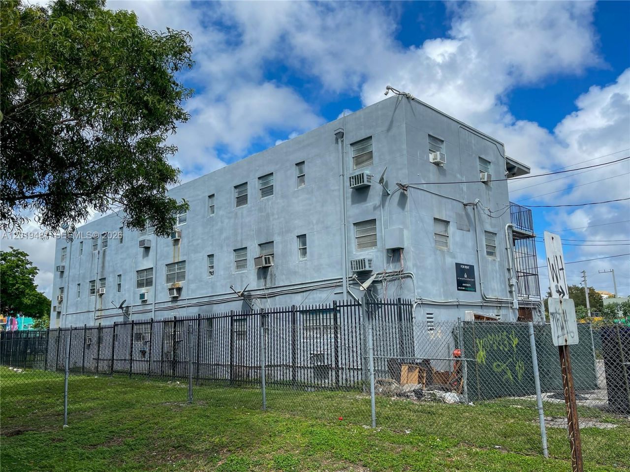 220 NW 11th Ter , Miami, FL 33136 Photo