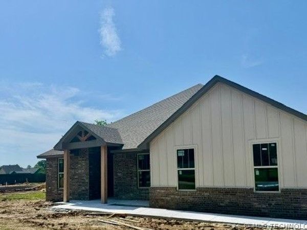 489 Gayle Street , Lone Grove, OK 73401