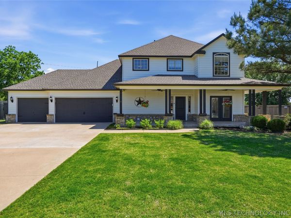 2413 W 109th Street S, Jenks, OK 74037