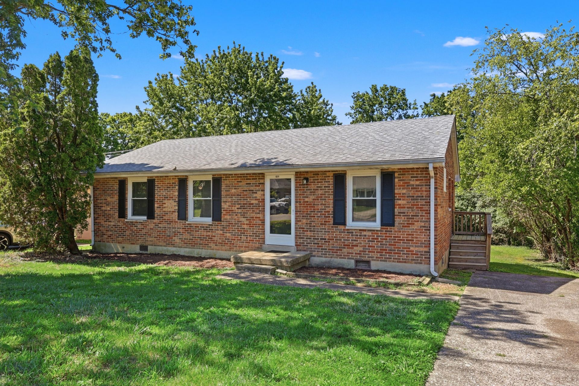 1082 Trent Boulevard, Lexington, KY 40517 Main Photo