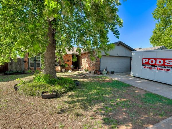 642 W Linden Drive, Mustang, OK 73064