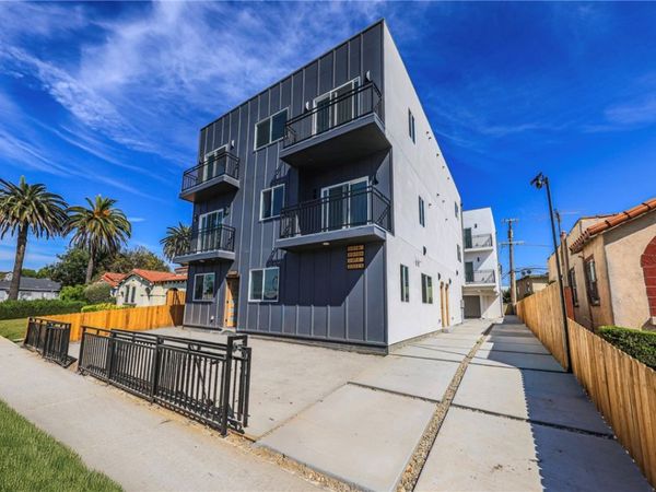 S Dunsmuir Avenue, Unit B, Los Angeles, CA 90016