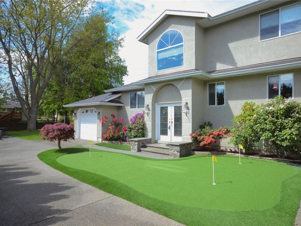 1143 Greenwood Ave, Unit #B, Esquimalt, BC V9A 5K7