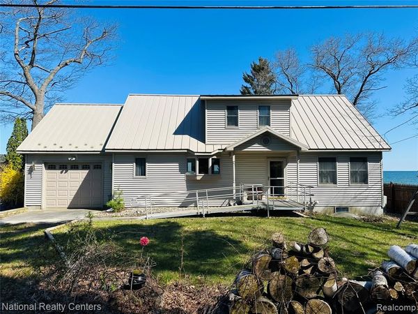 1390 N US 23 , East Tawas, MI 48730