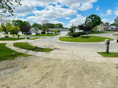 931 Norchester Street , South Lyon, MI 48178