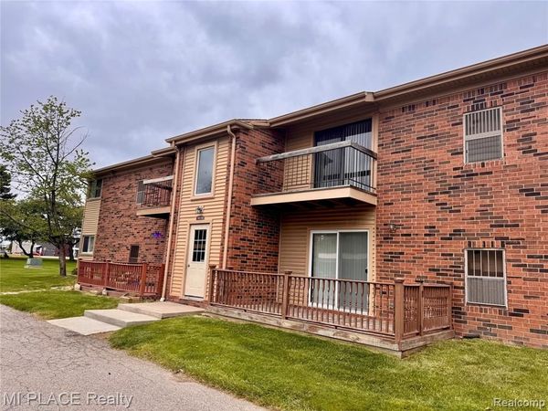 16150 Clarkson Drive, Fraser, MI 48026