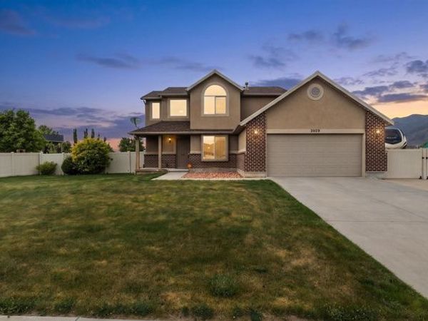2028 MORNINGSIDE DR W, Farmington, UT 84025