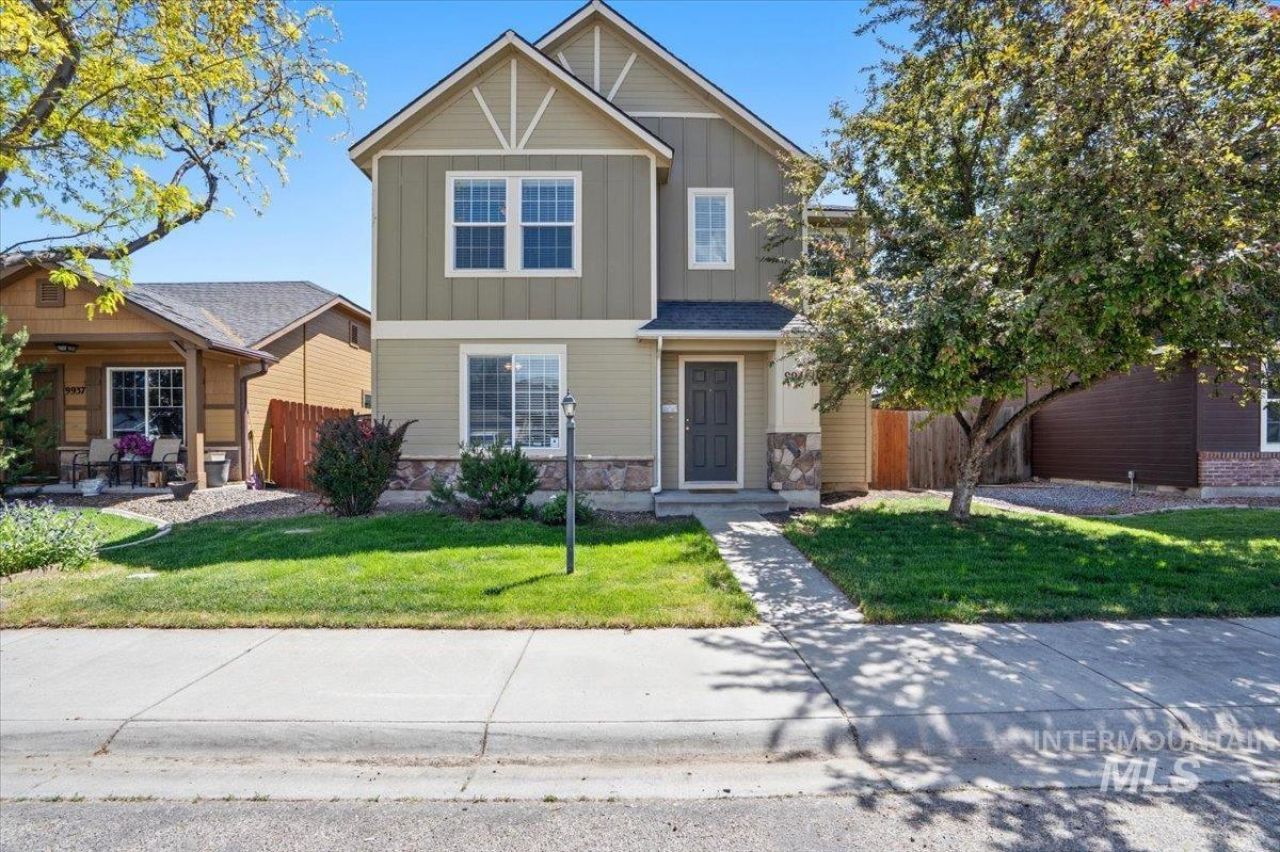 9945 W Bronze Street, Boise, ID 83709 Main Photo