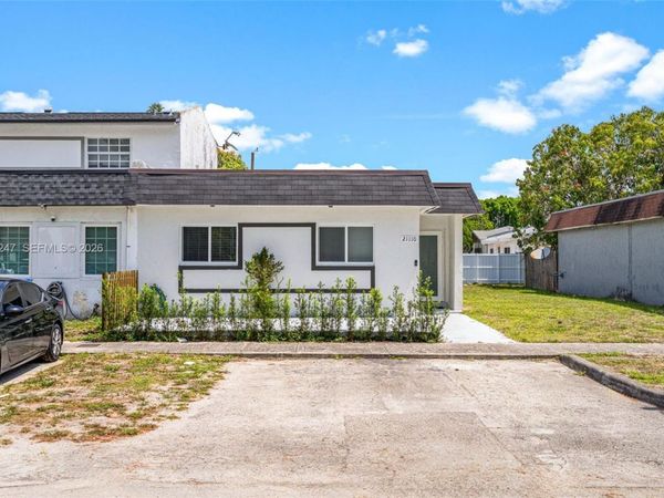 21110 NW 39th Ave , Miami Gardens, FL 33055