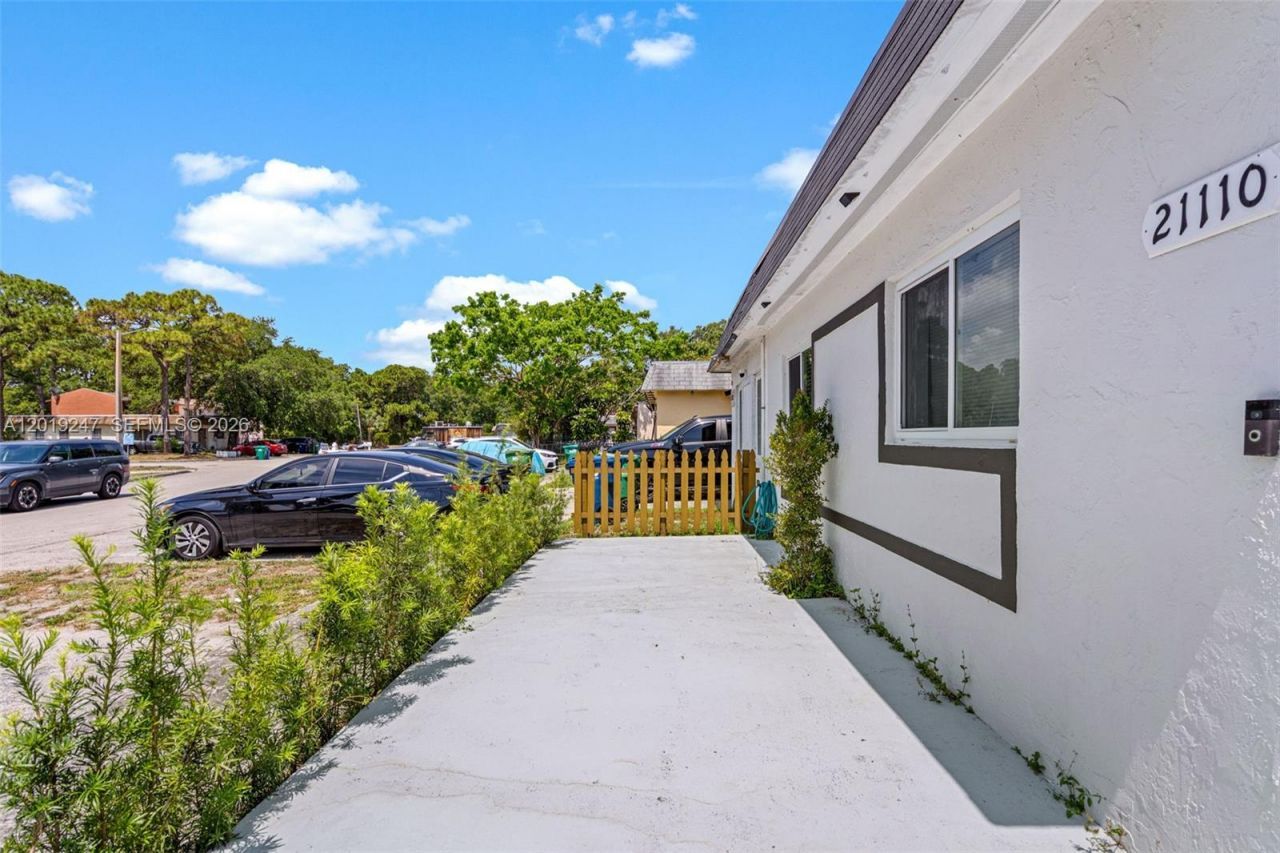 21110 NW 39th Ave, Miami Gardens, FL 33055 Photo