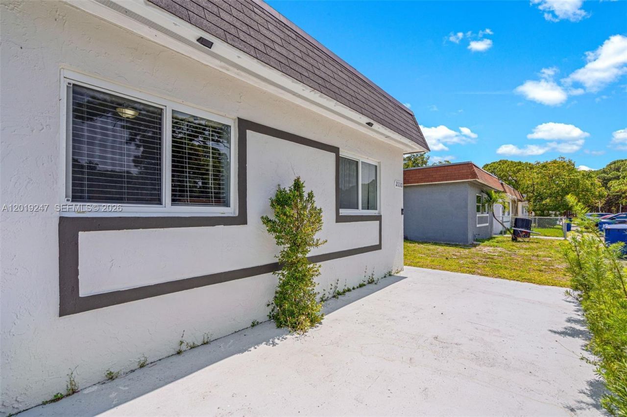 21110 NW 39th Ave, Miami Gardens, FL 33055 Photo