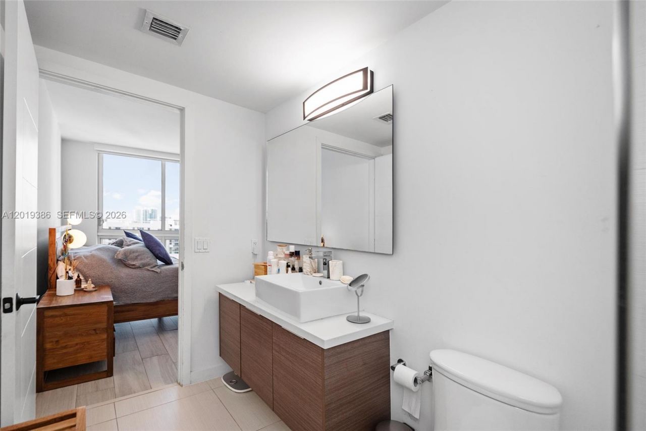 1010 SW 2nd Ave , Unit 1709, Miami, FL 33130 Photo