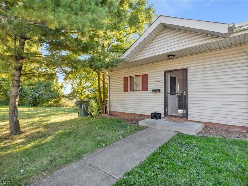 7511 Jeffries Avenue, Garfield Heights, OH 44105 Photo 3