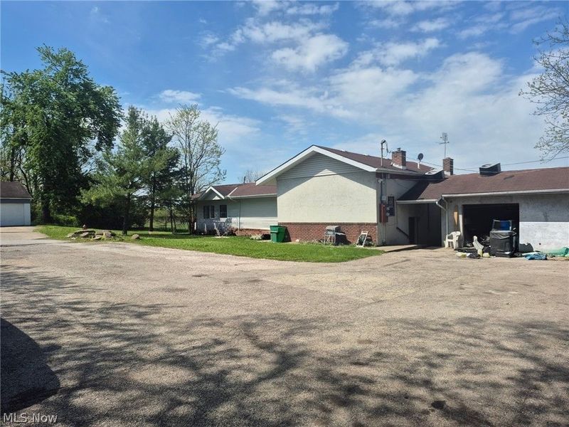 7511 Jeffries Avenue, Garfield Heights, OH 44105 Photo 9
