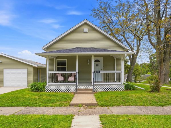 420 S Avenue C, Washington, IA 52353