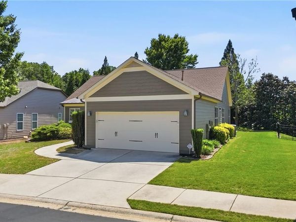 424 Larkspur Drive , Canton, GA 30114