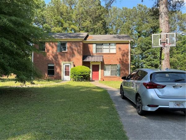 883 Yorkshire Lane , Lawrenceville, GA 30044