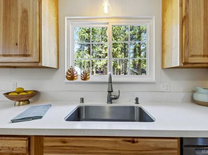 1122 Reno Avenue, South Lake Tahoe, CA 96150 Photo