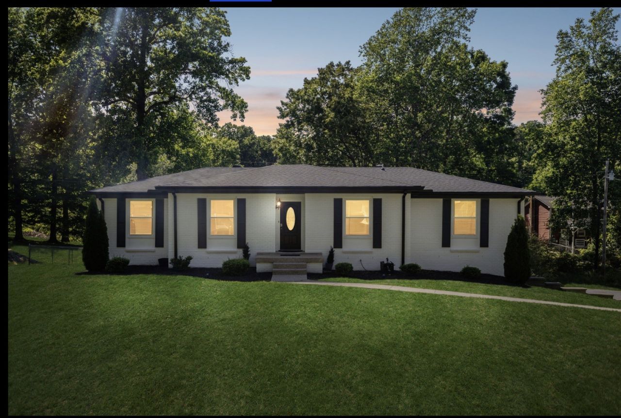 518 Ridgemont Dr , Dickson, TN 37055 Main Photo