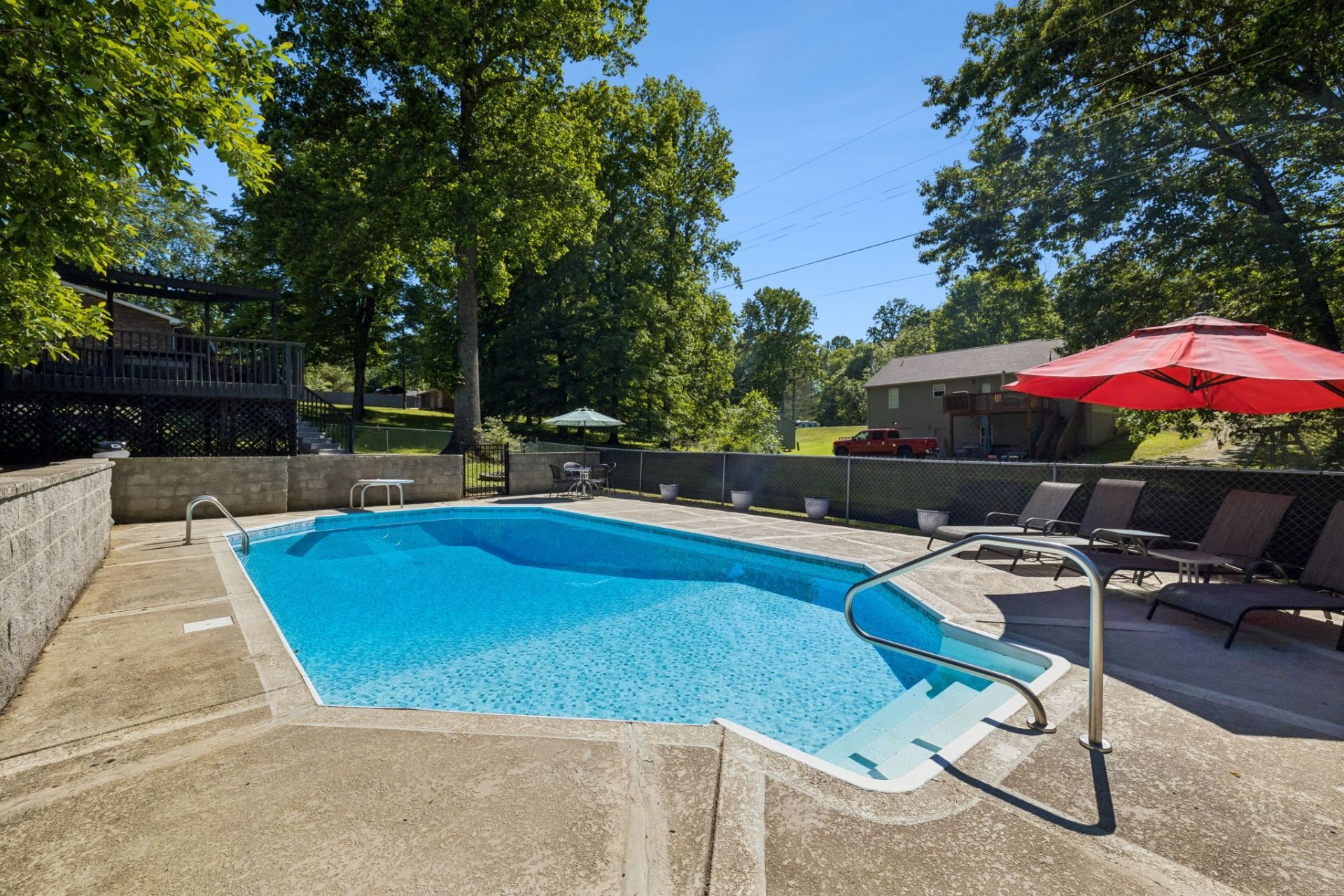 518 Ridgemont Dr, Dickson, TN 37055 Main Photo